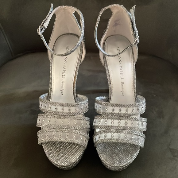 Elegant and festive heel/platform/open toe dress shoes. Worn once, comfortable. - Picture 2 of 7